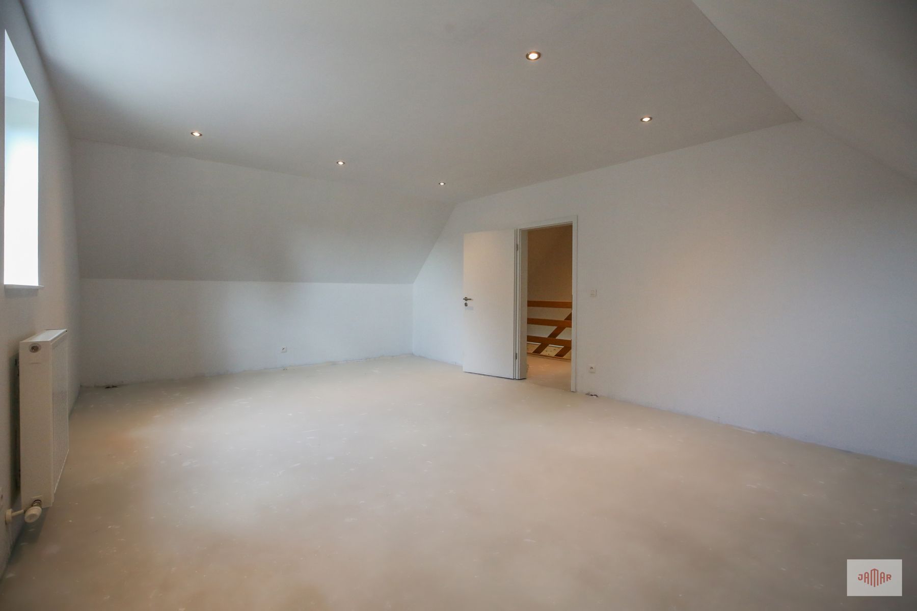 Moderne halfopen gezinswoning met veel ruimte foto 20