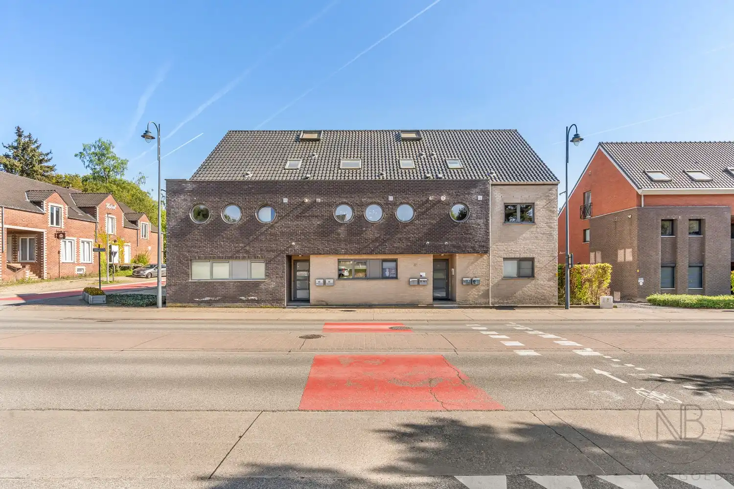 Ruim duplex appartement met 3 slaapkamers en groot terras in hartje Zutendaal foto 19