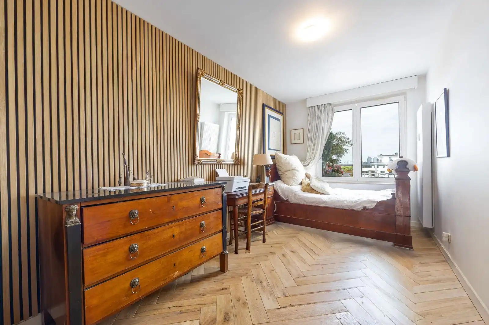 Licht en ruimt appartement op de bovenste verdieping, op een toplocatie op 300m van strand. foto 9