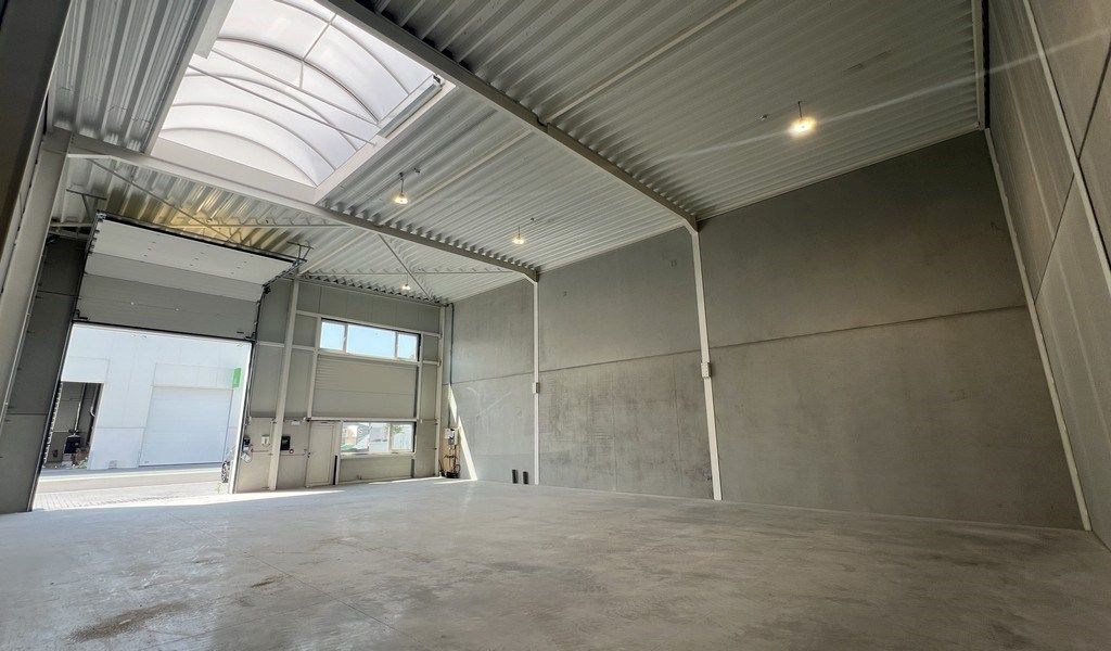 Nieuwbouw magazijn te koop vlakbij R4 in Evergem foto 3