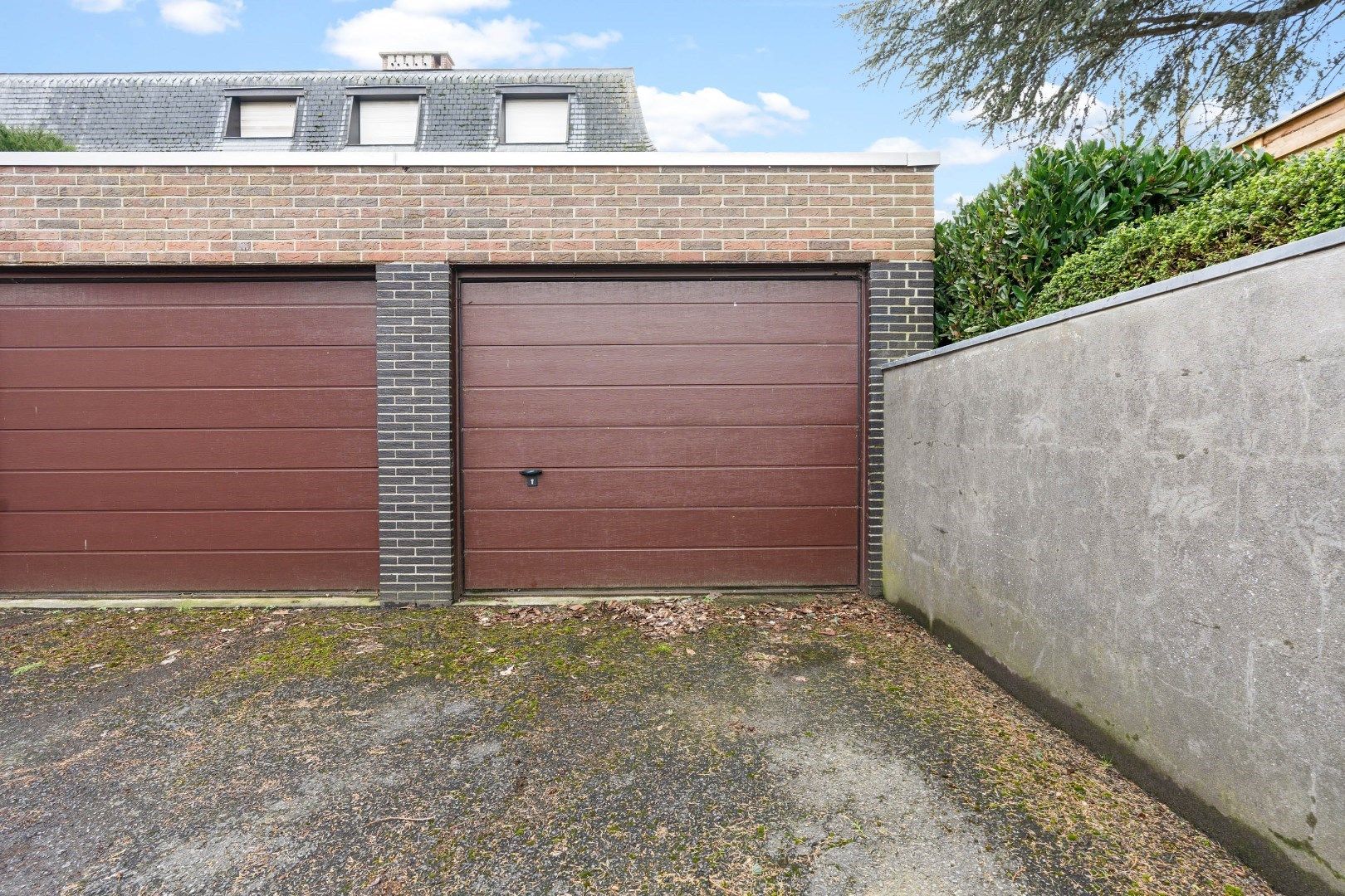 Ruim appartement met drie slaapkamers en garage foto 13