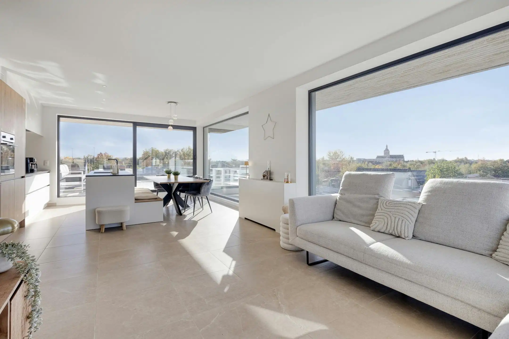 Appartement met lift, groot terras en prachtig verzicht foto 10