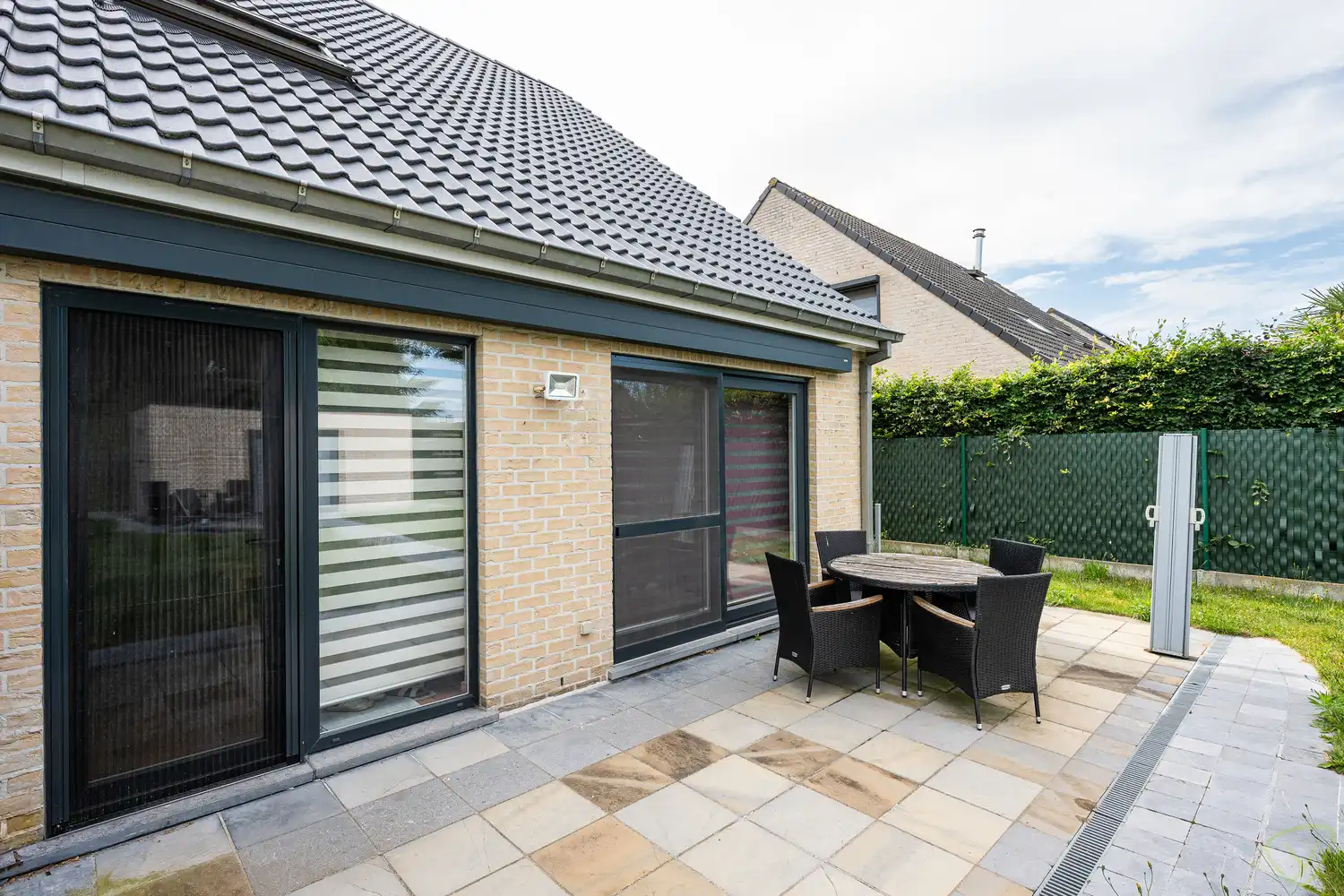 Rustig gelegen woning in de doodlopende straat op enkele minuten van het sportpark. foto 22