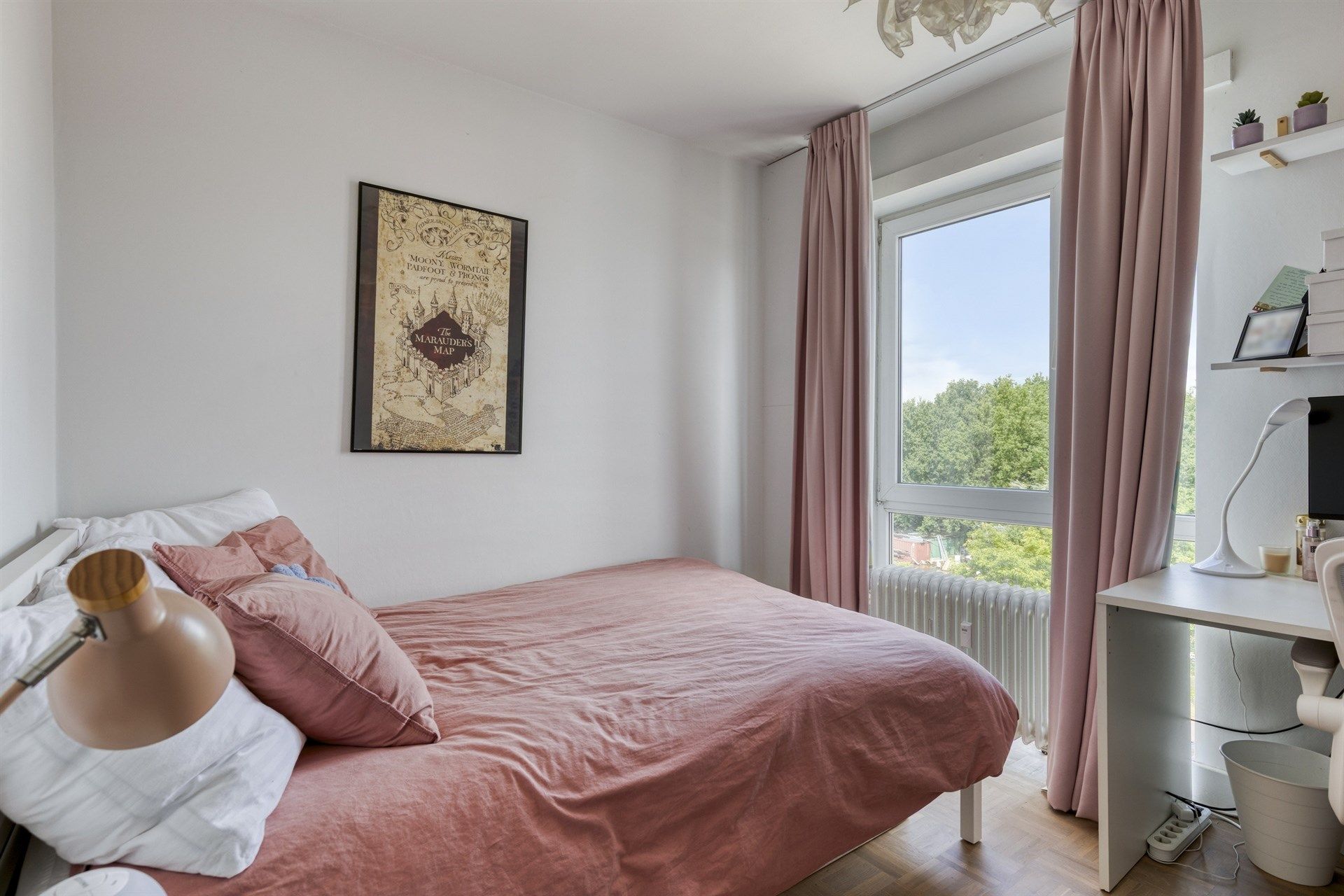 Instapklaar appartement met terras te koop in Berchem!  foto 13