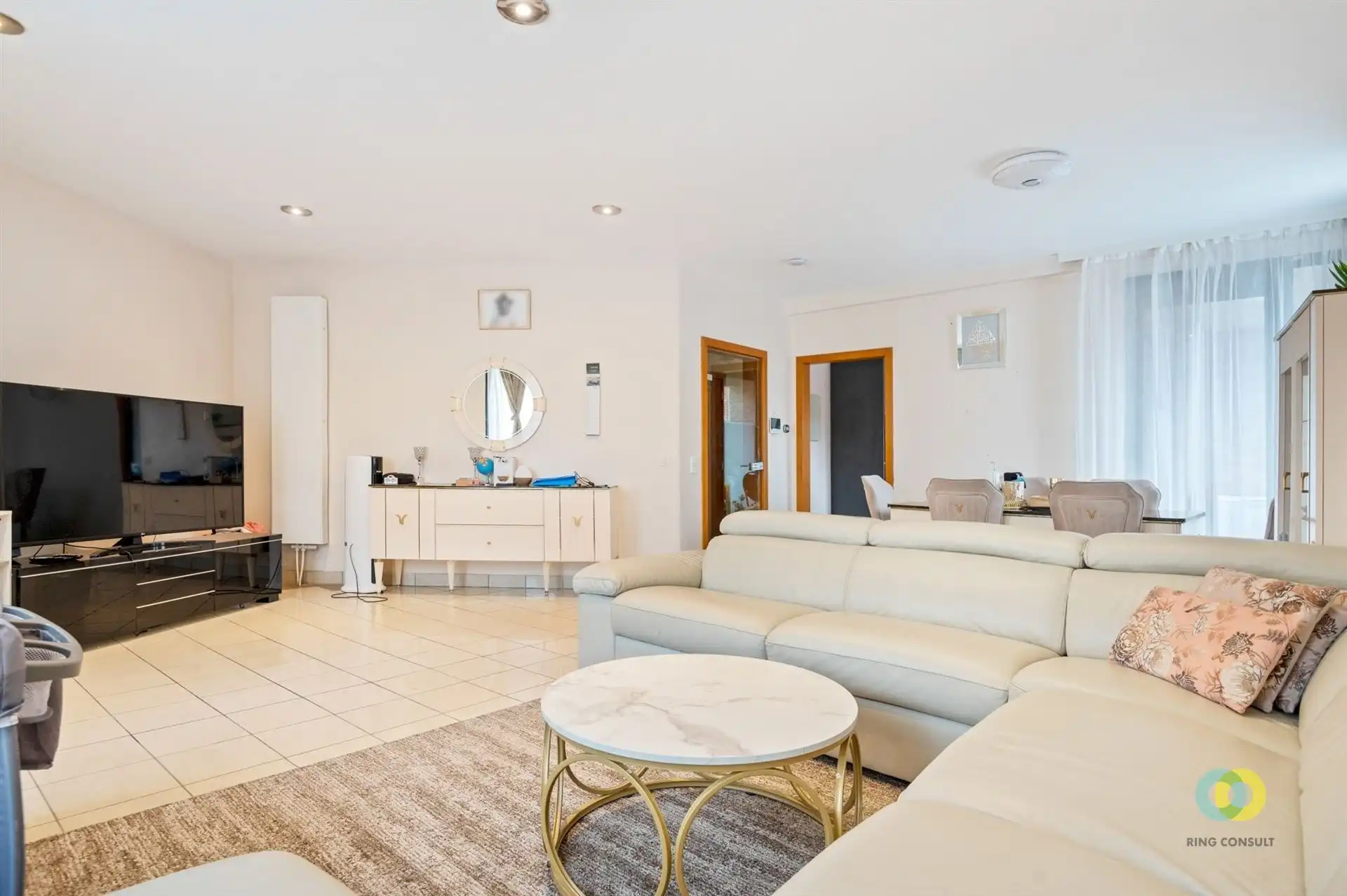 Zeer ruim duplex appartement foto 2