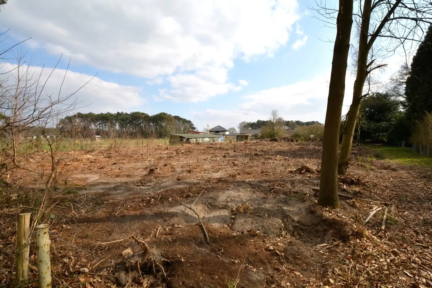 PERCEEL RECREATIEGROND VAN 1.610 m² foto {{pictureIndex}}