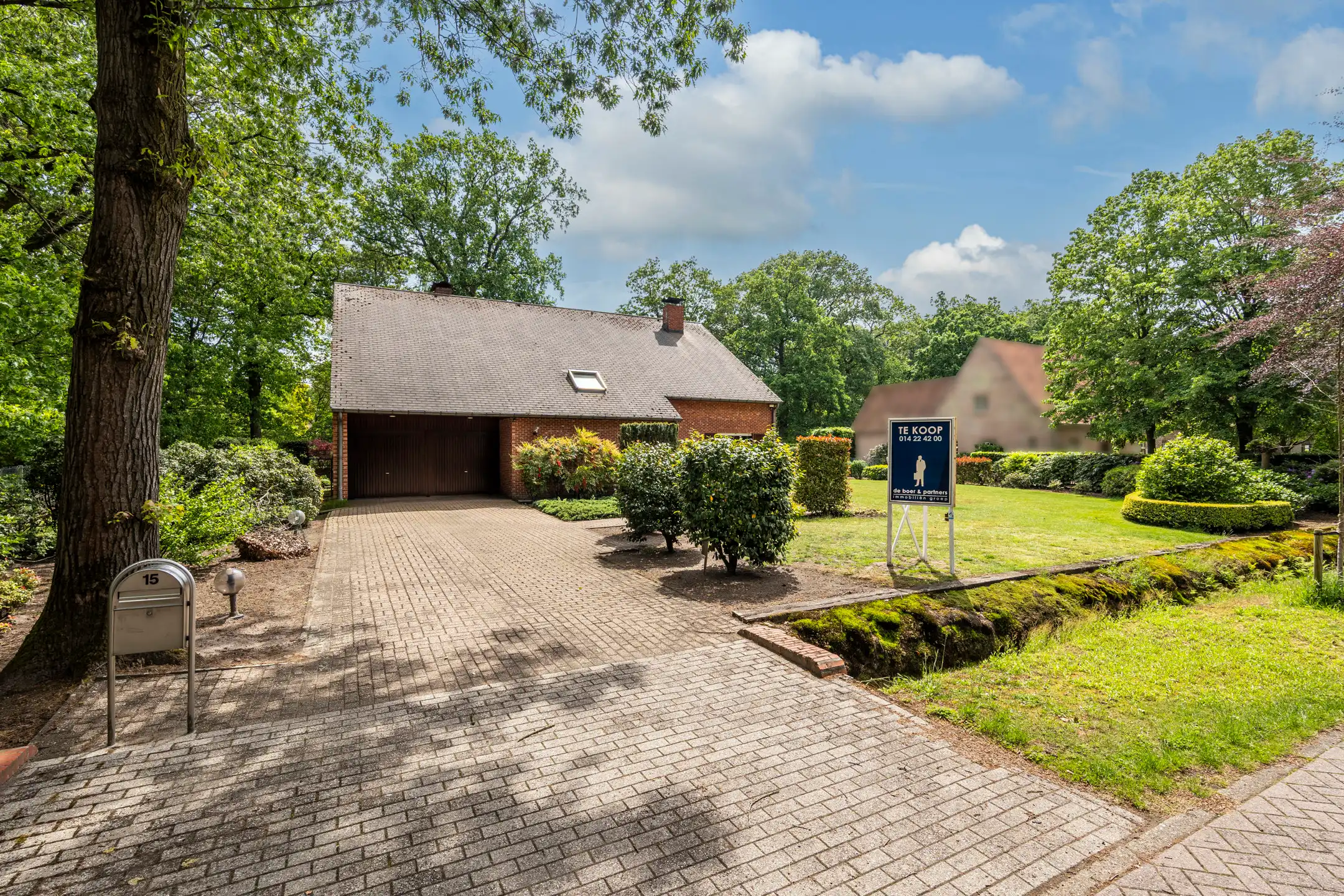 Ruime gezinswoning op prachtig perceel van ca. 1.972 m² foto 22