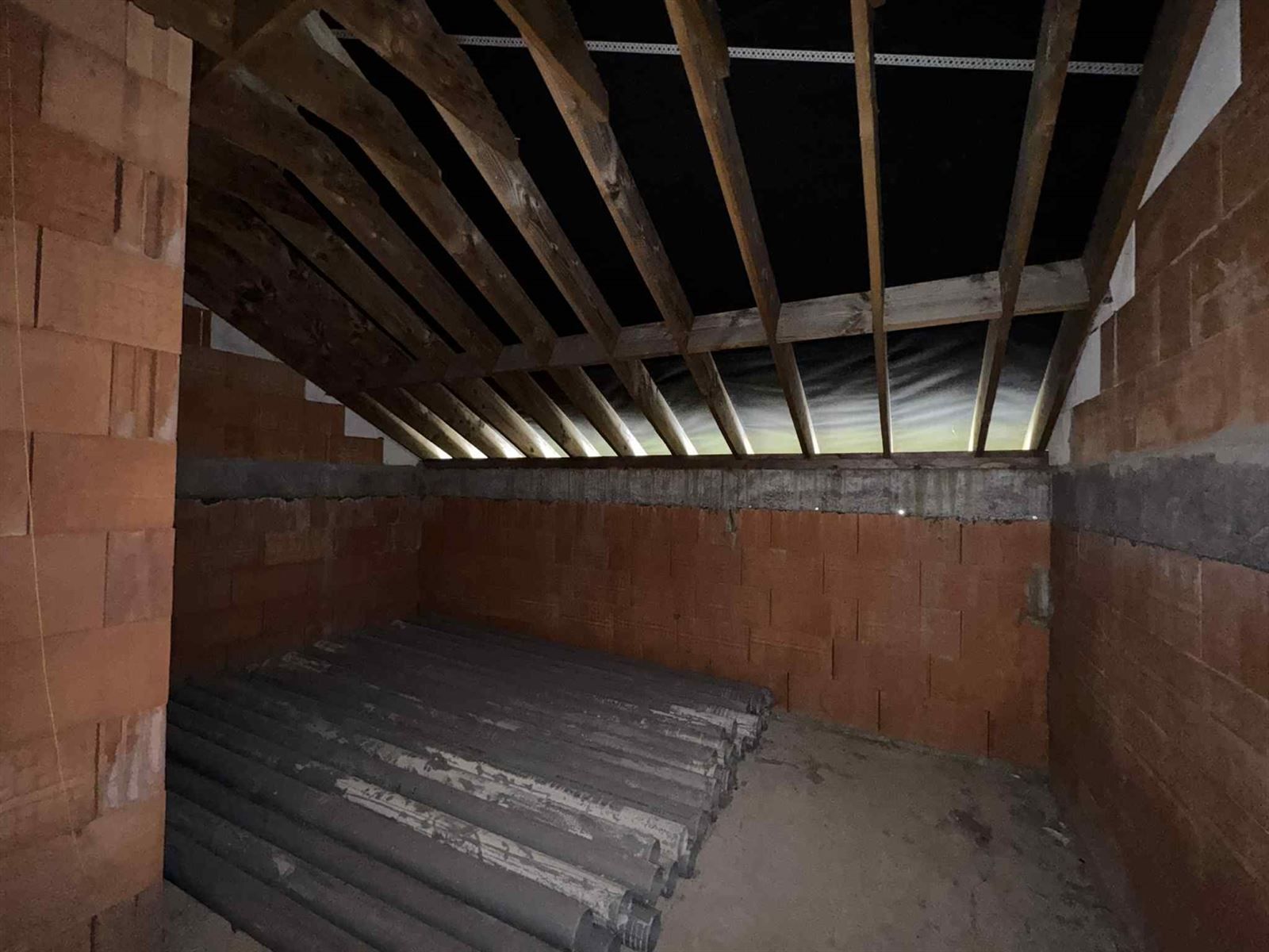 Verder af te werken renovatieproject op prachtige ligging! foto 14