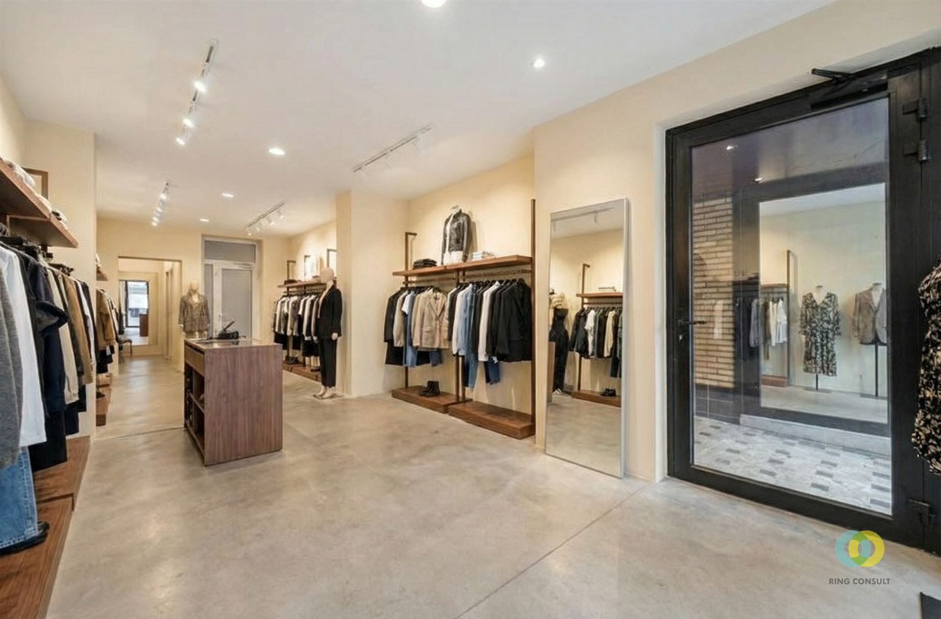 commerciële gelijkvloers - winkelstraat foto {{pictureIndex}}