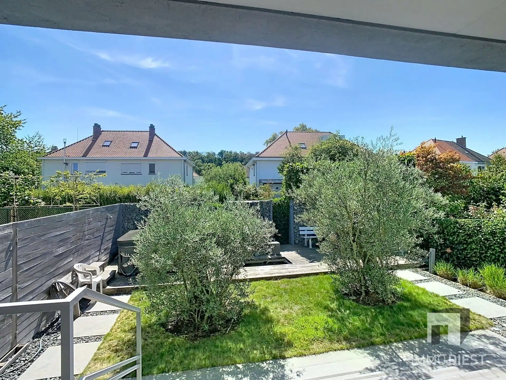 Lichtrijke gezinswoning met 3 slaapkamers op TOP-locatie.  foto 30