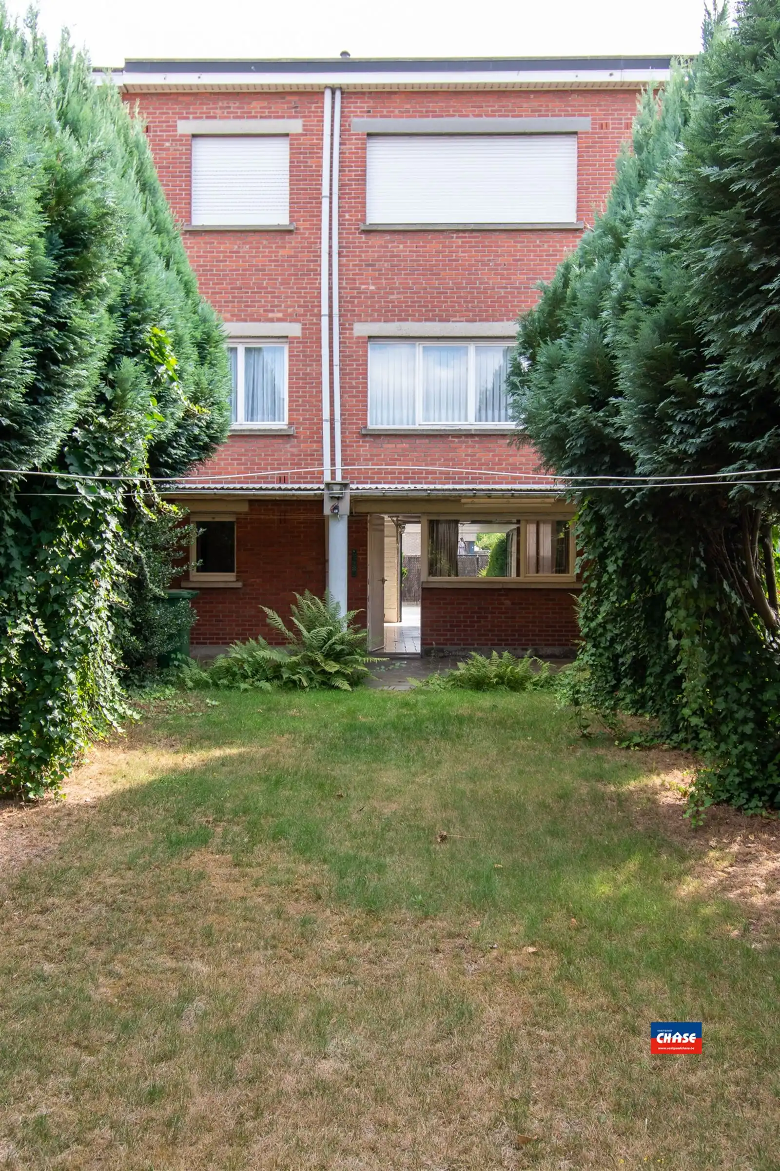 Deels te renoveren bel-étage met 3 slpks, garage + tuin foto 6