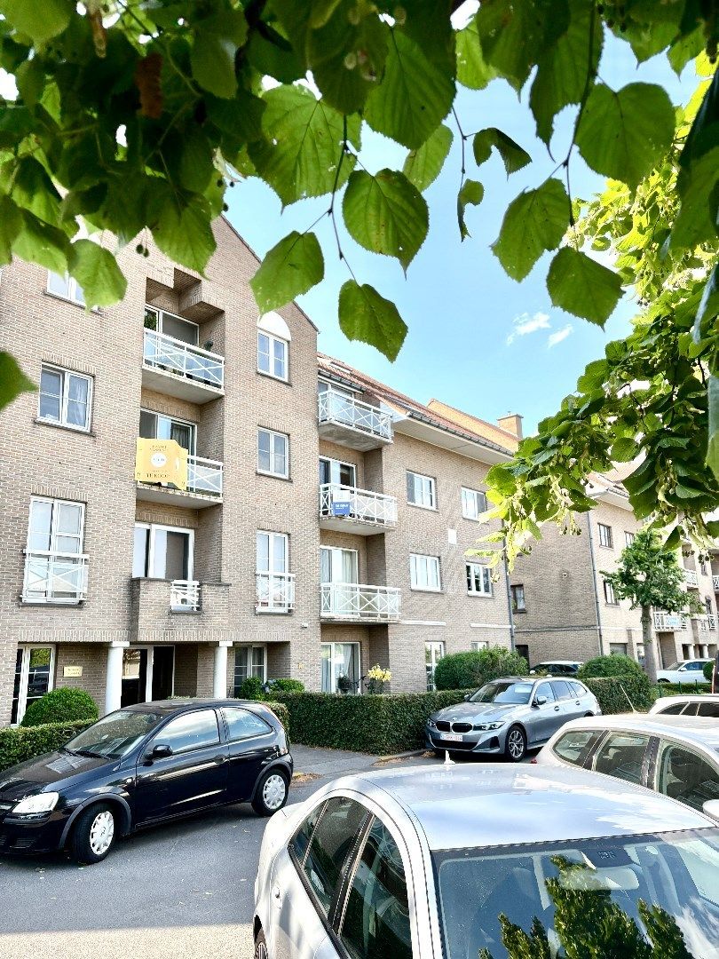 Heel net, energiezuinig en modern 2 slk appartement te Harelbeke te huur. foto {{pictureIndex}}