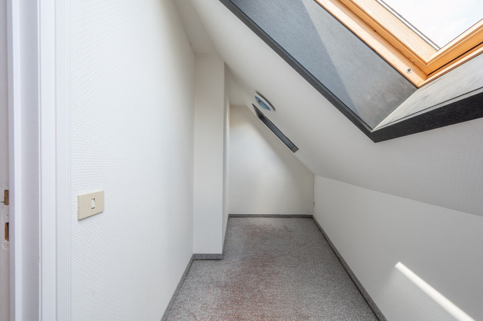 Ruim en zongericht appartement met 4 slaapkamers foto 13