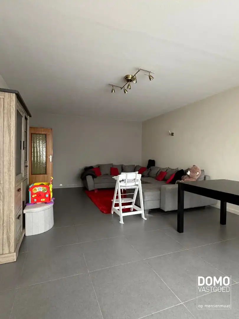 RUIM APPARTEMENT MET 2 SLAAPKAMERS IN HET CENTRUM VAN BERINGEN foto 2