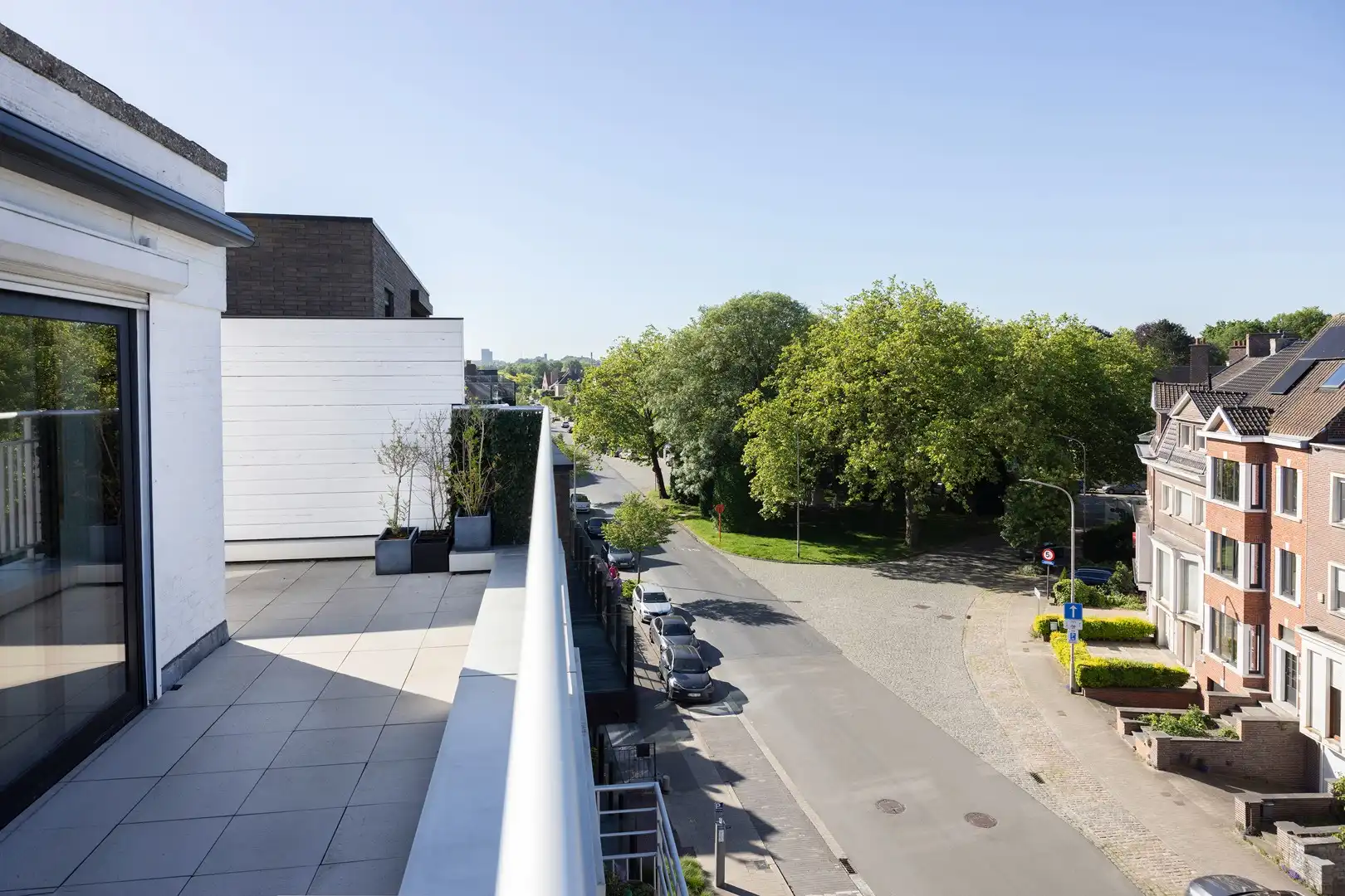 Leuk dakappartement met garage en mooie terrassen. foto 3