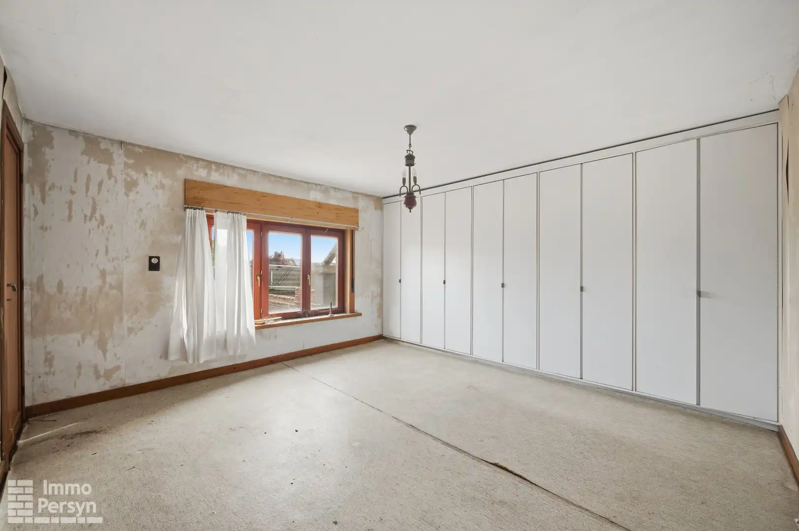 Te renoveren woning met zuidtuin en achteringang met garages foto 15