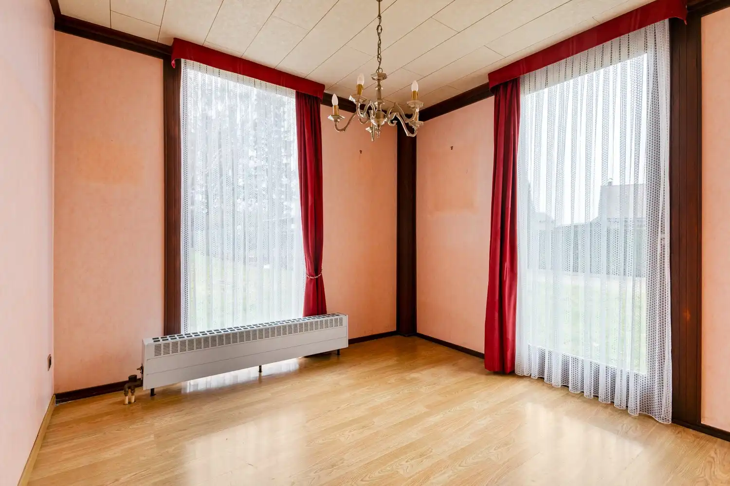 Vrijstaande laagbouw met 2 garages in rustige wijk te Zoersel! foto 9