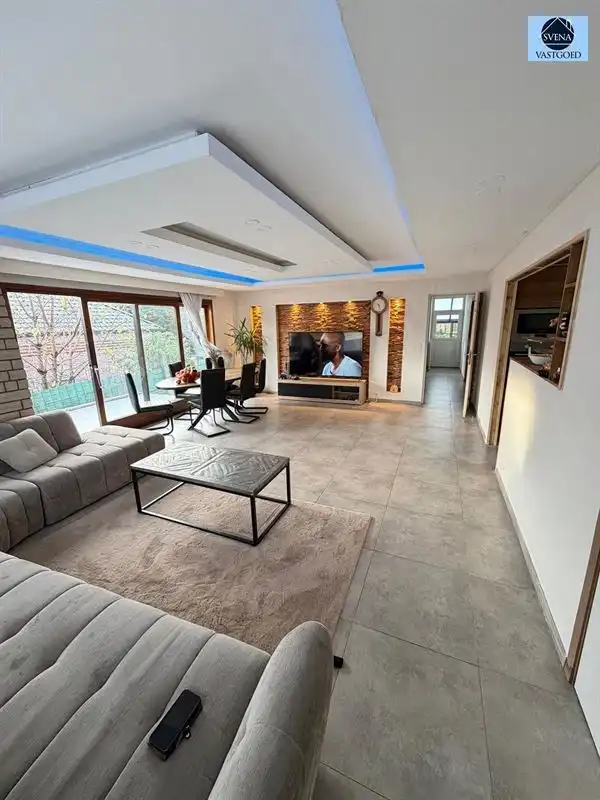 WONING MET HANDELSRUIMTE EN 3 SLAAPKAMERS foto 3