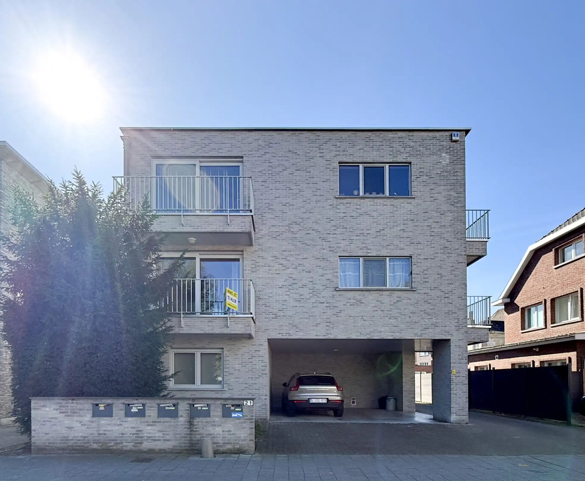 Mooi éénslaapkamer appartement nabij het centrum met terras en autostaanplaats foto {{pictureIndex}}