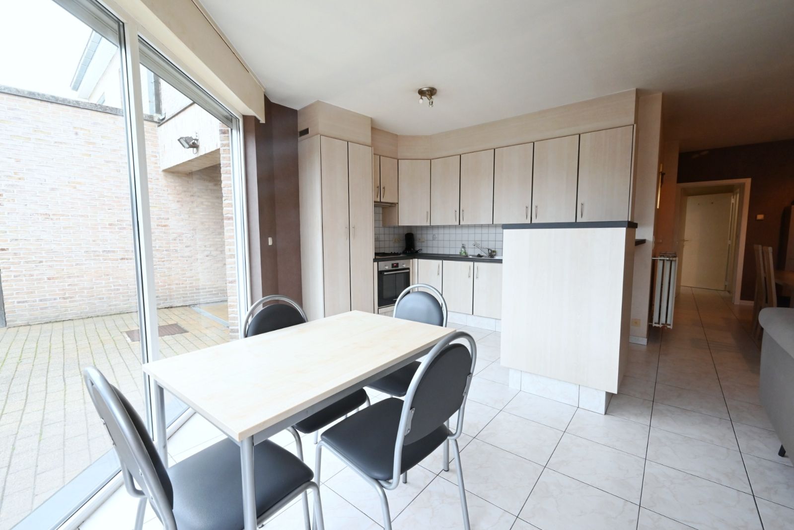 Te huur: Gelijkvloers appartement in Ardooie met carport! foto 4