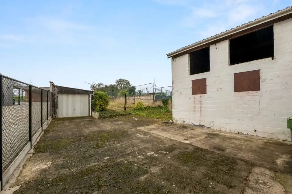 TE RENOVEREN HOEVE MET VEEL POTENTIEEL IN RIEMST foto 8