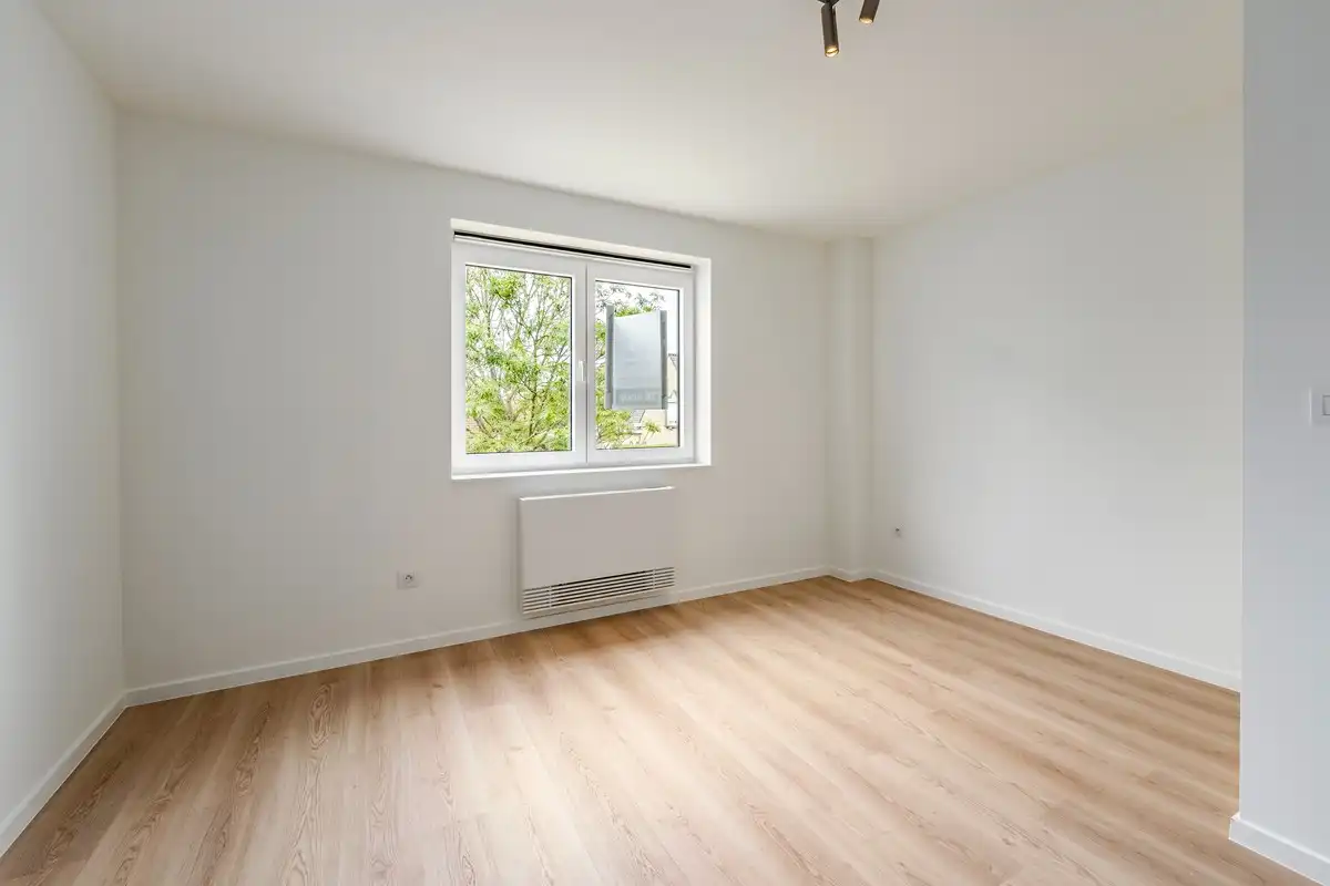 VOLLEDIG AFGEWERKTE MODERNE OPEN NIEUWBOUWWONING TE OOSTDUINKERKE foto 15