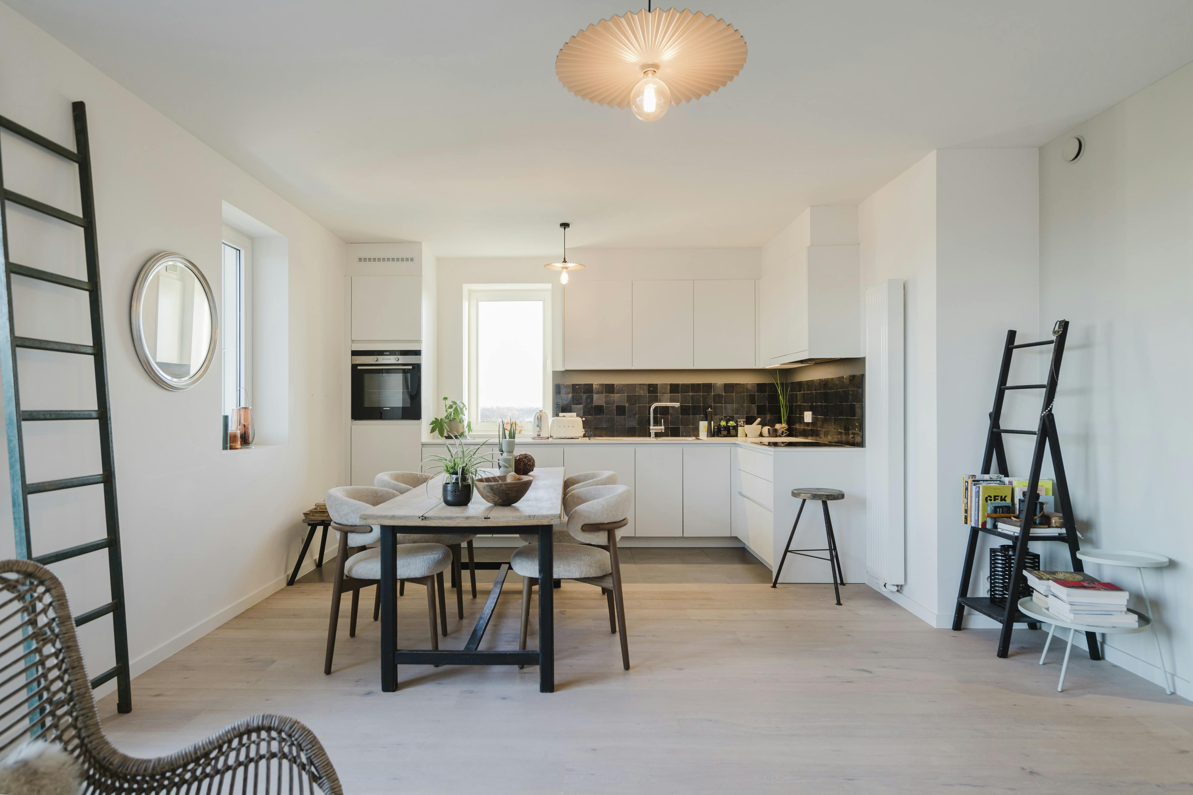 Adembenemend appartement met Leiezicht in hartje Kortrijk foto 2