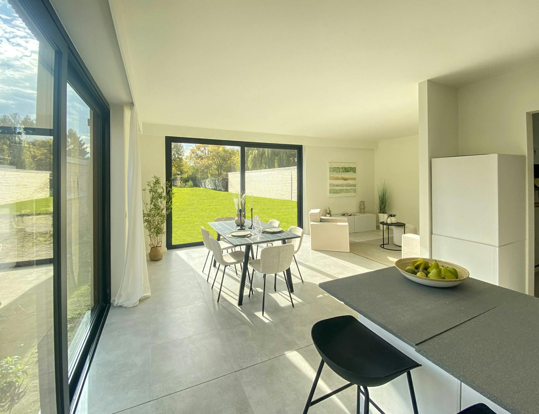 Volledig gerenoveerde halfopen bebouwing te koop te Essen! foto 6