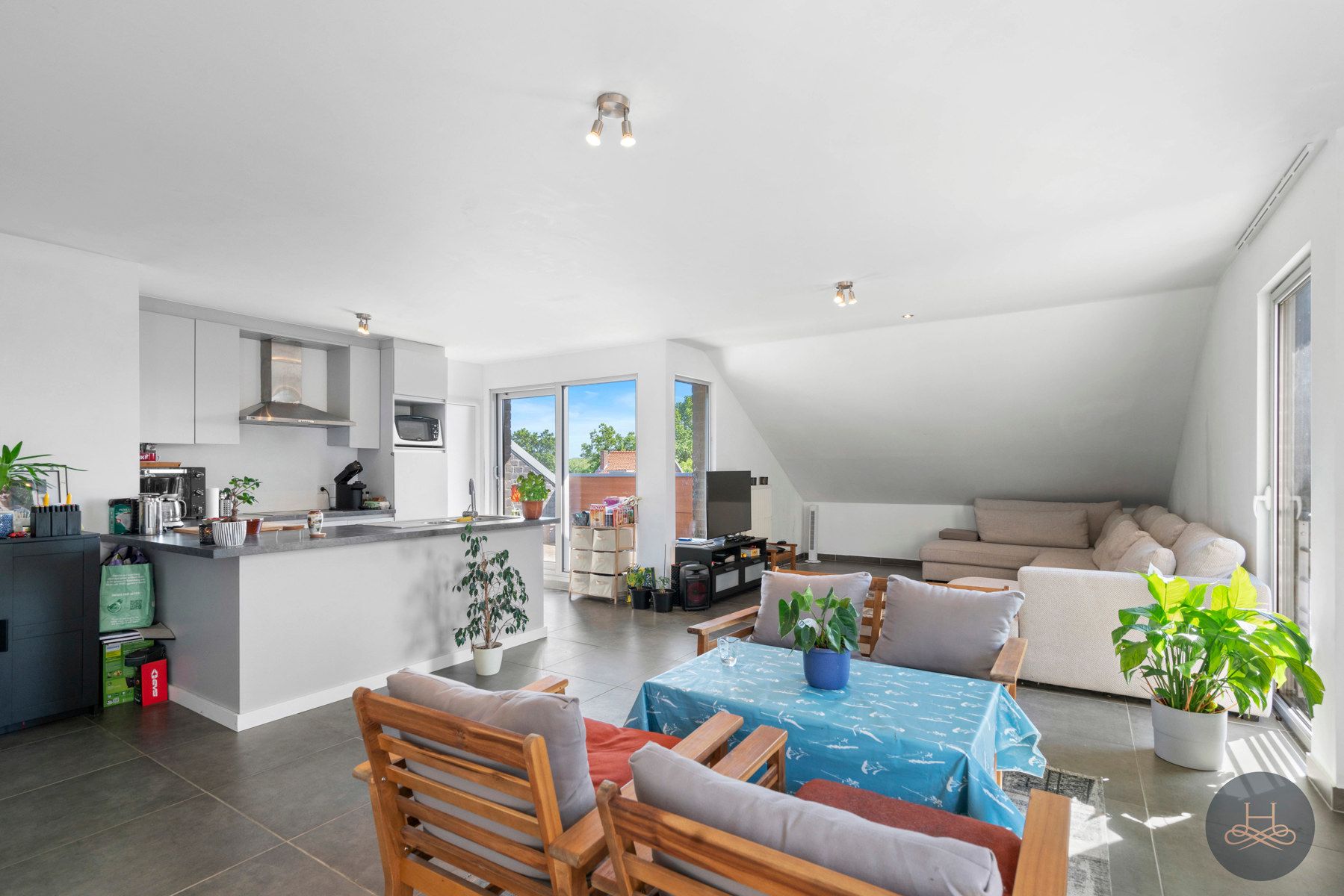 Ruim en energiezuinig appartement met gezellig terras foto 2