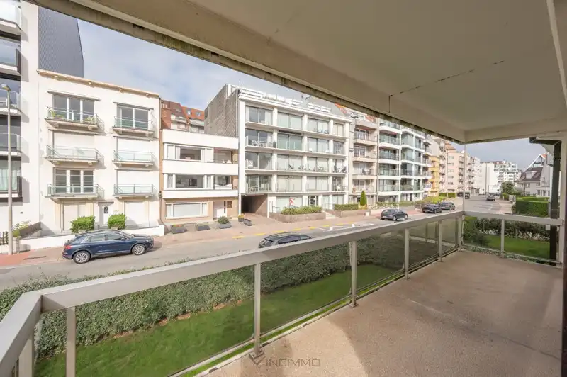 Charmant appartement met terras nabij het casino van Knokke en zeedijk foto 2