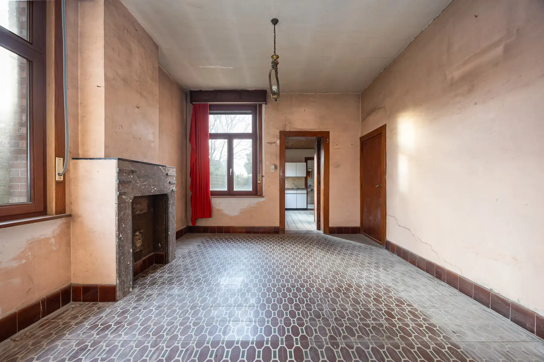 Te renoveren halfopen bebouwing met 3 slaapkamers in het centrum van Merksplas.  foto 4