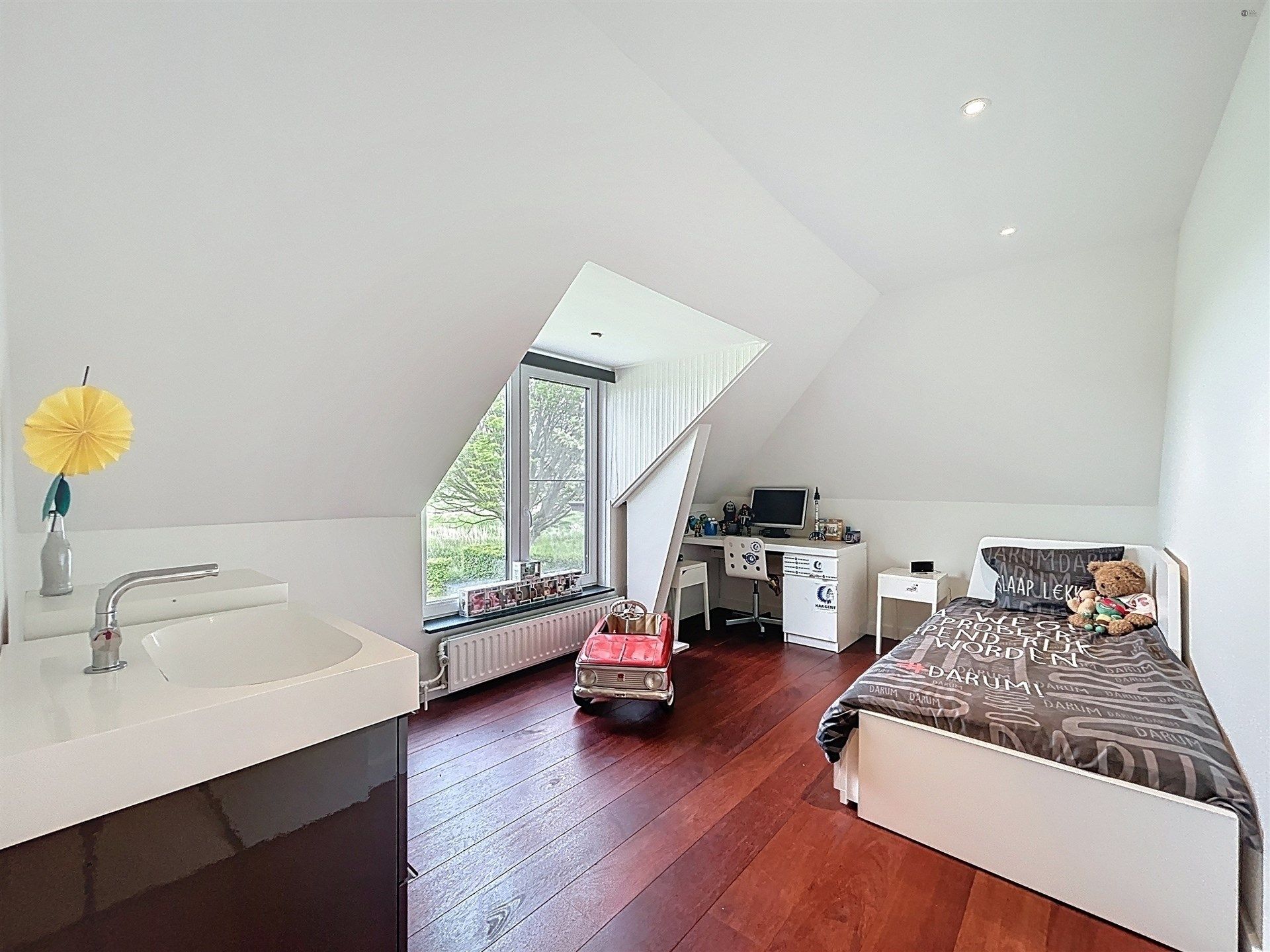 Prachtige villa met 5 slaapkamers, garage en verwarmd zwembad op perceel van 5864 m². foto 17