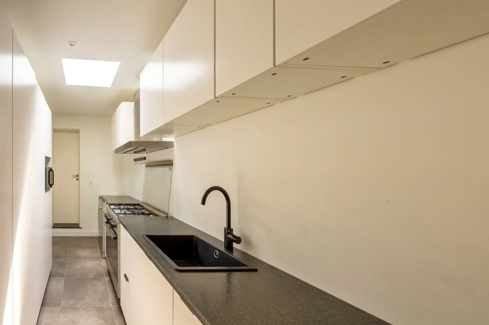 Lichtrijke, gerenoveerde woning in Boom foto 12
