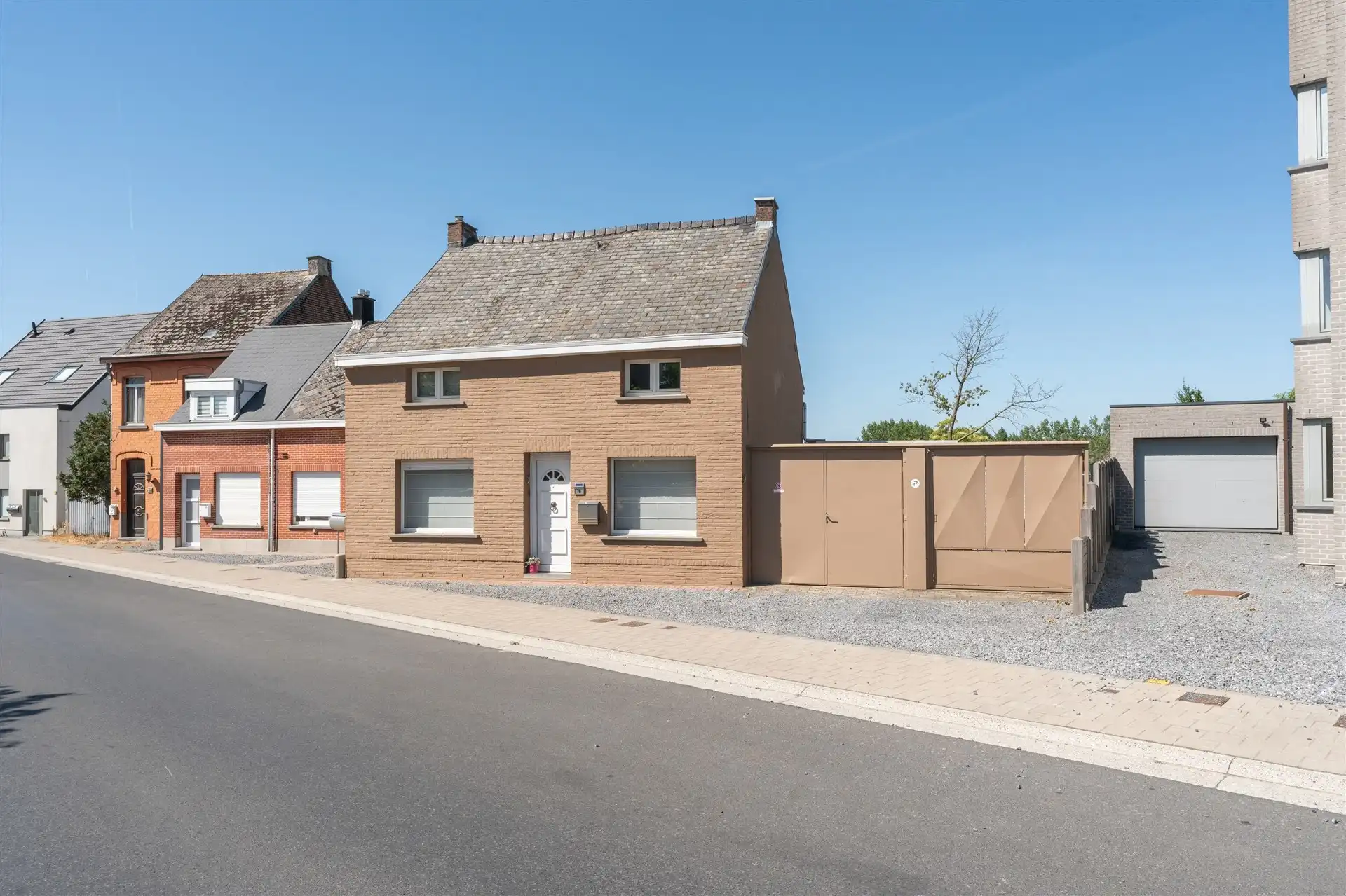 Hoofdfoto van de publicatie: Instapklare woning met 3 slaapkamers op 717 m² in Lede
