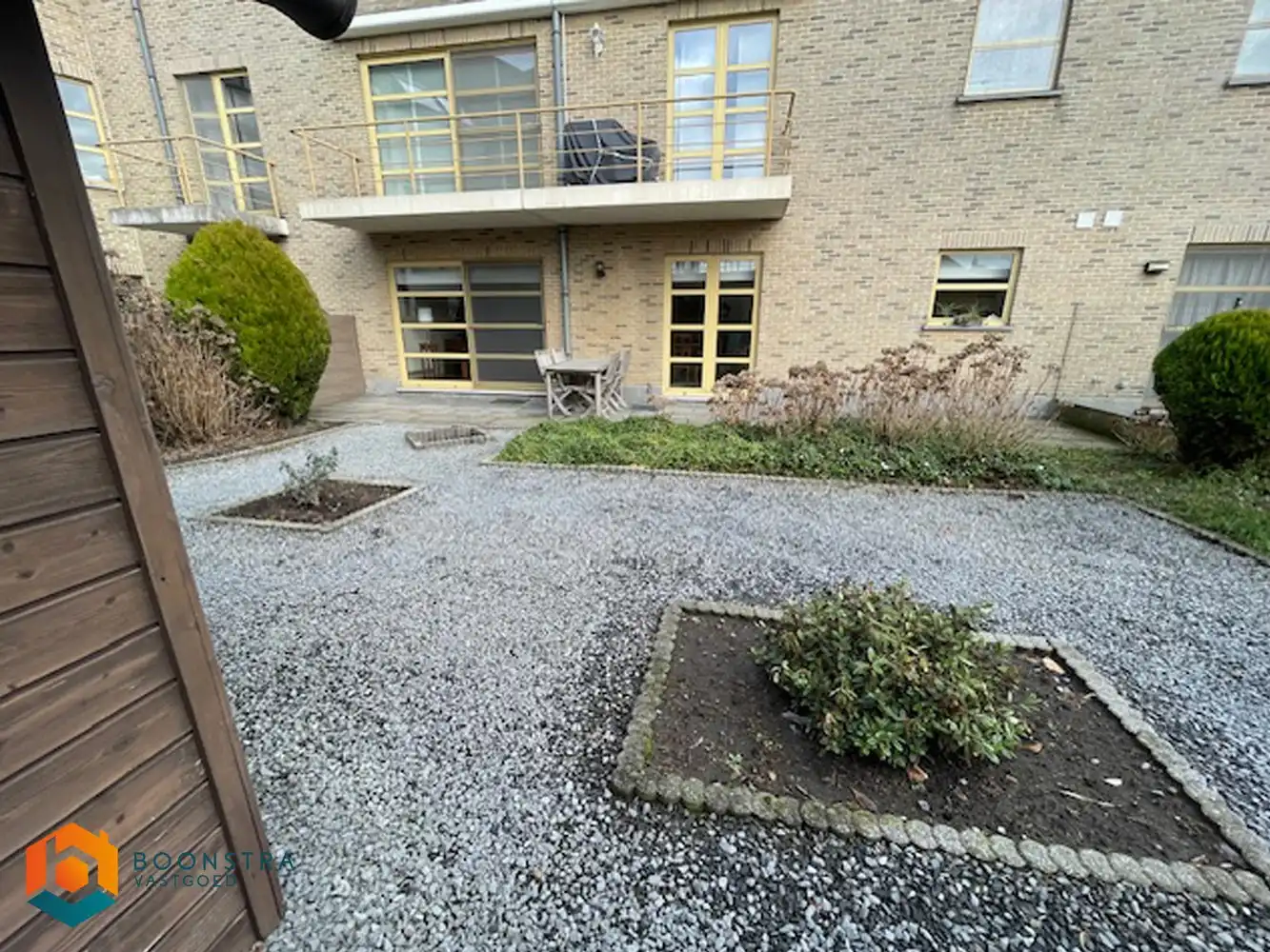 Gelijkvloers appartement met 2 slpkrs en tuin foto 11