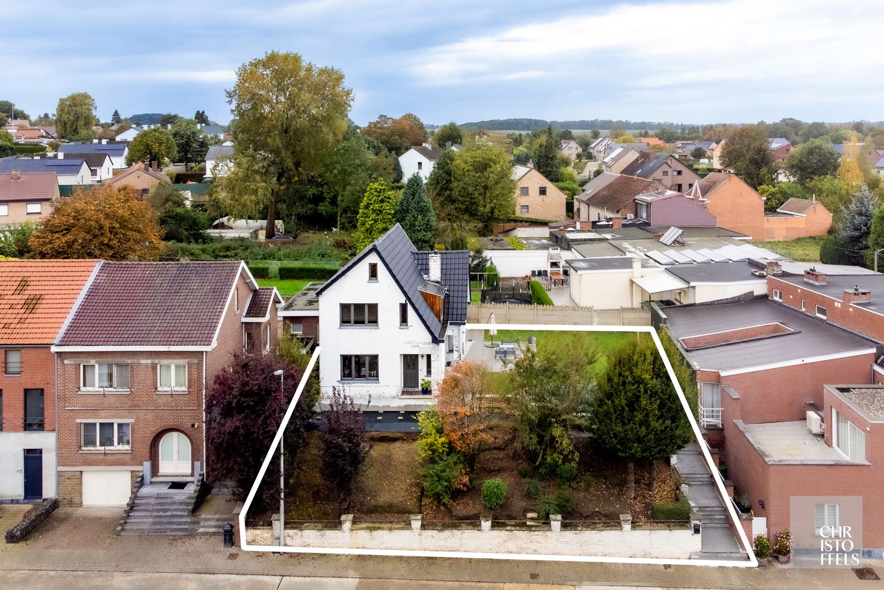 Charmant gerenoveerde gezinswoning met 3 slaapkamers!  foto 1