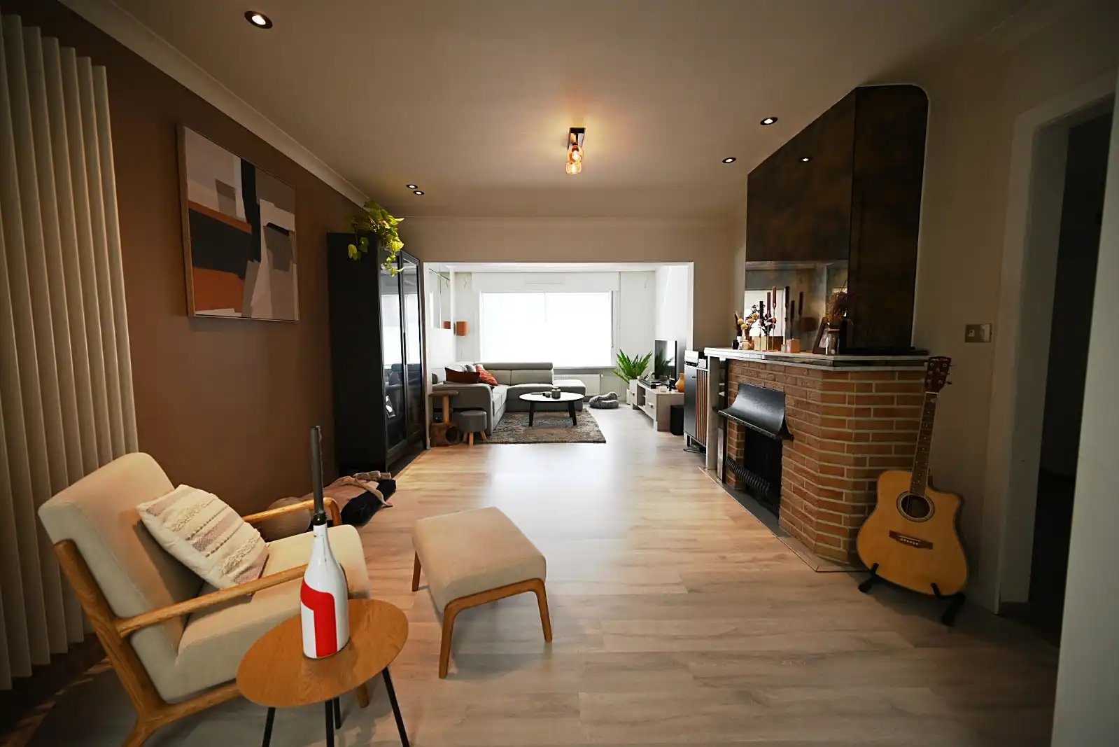 Ruime woning met 3 slaapkamers en carport foto 4