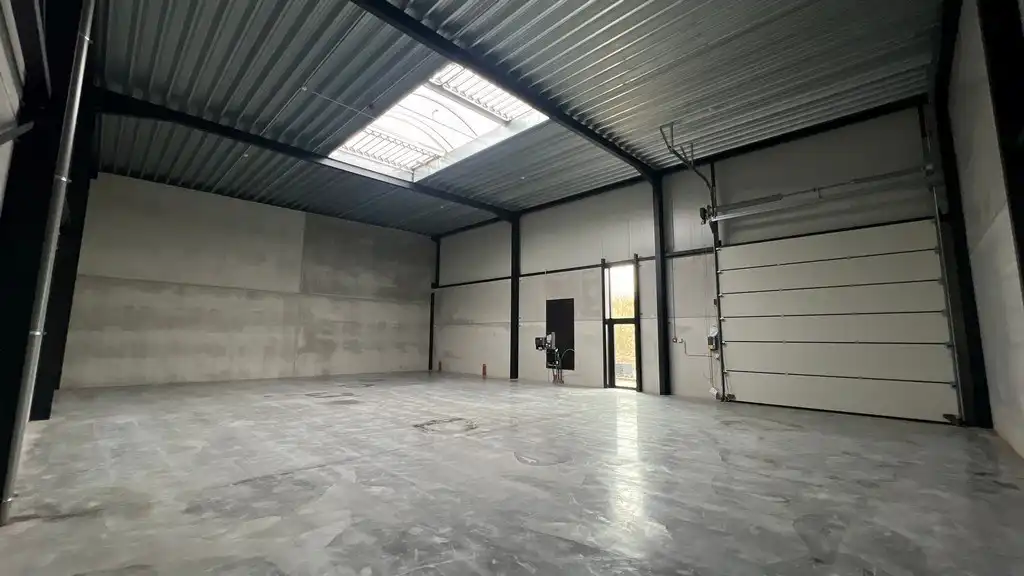 Klein magazijn te huur in Herzele Business Park foto 3