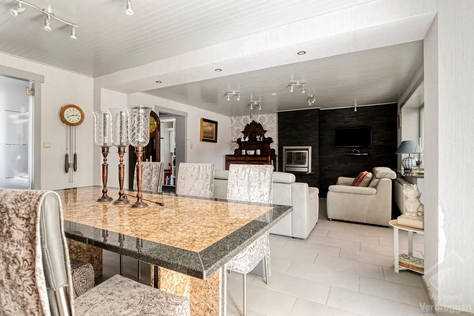 Sfeervolle instapklare woning met 2 slaapkamers, bureau,  garage en atelier foto 7