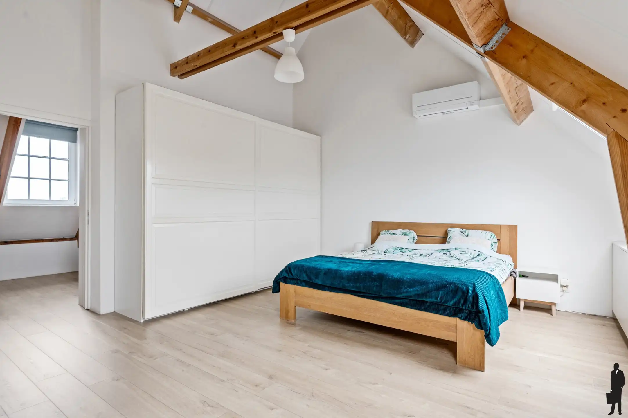 Instapklare woning met 4 slpks, ZO tuin en dubbele garagebox foto 23