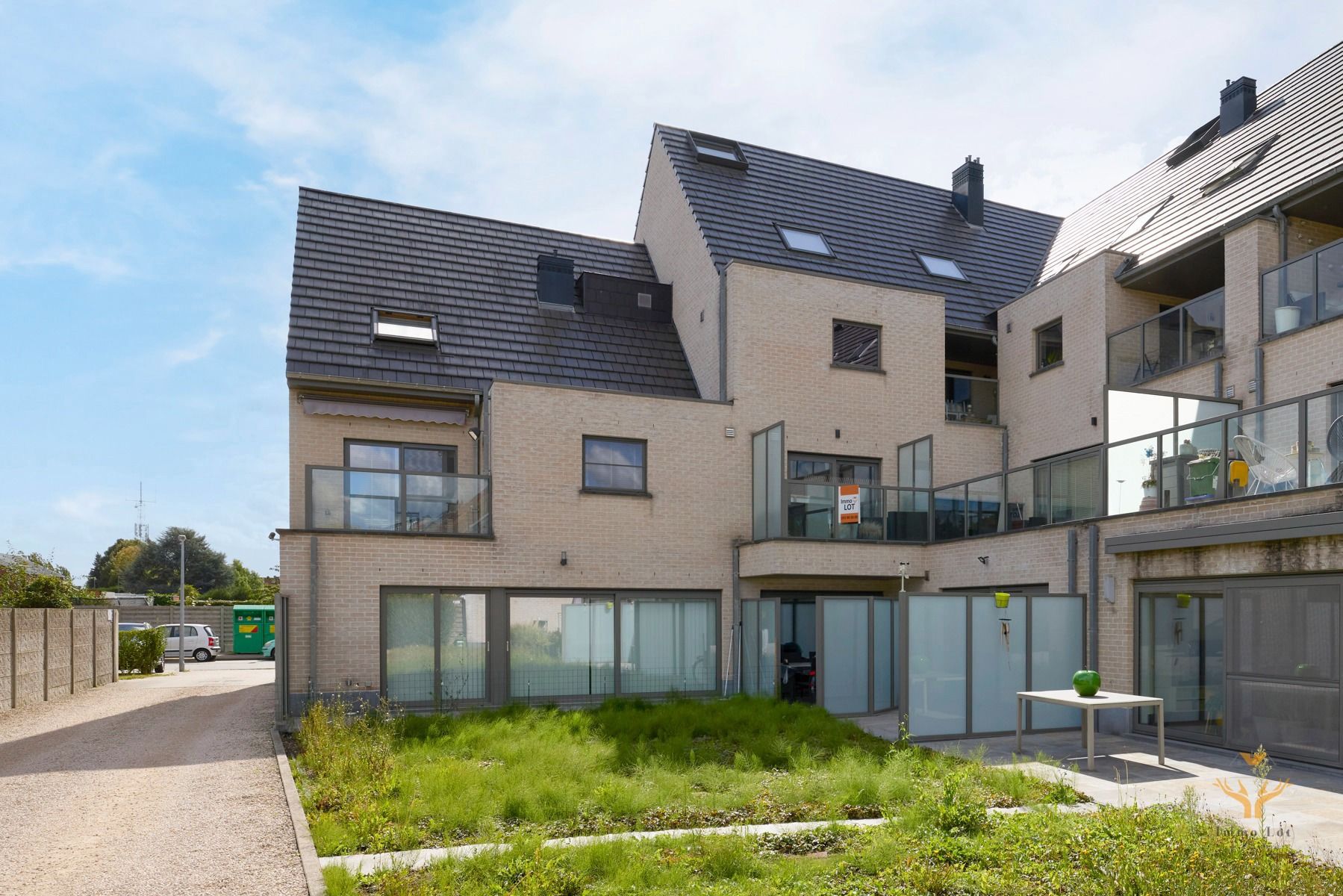 Klassevol 2 slaapkamerappartement met garage foto 2
