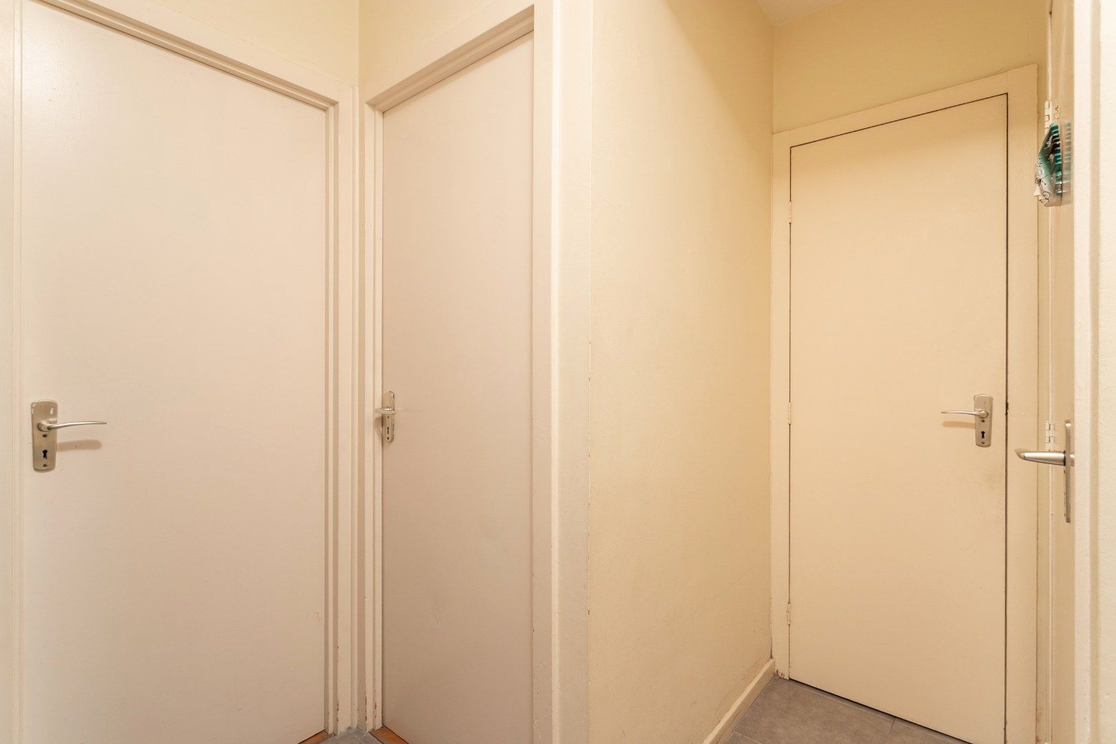 Appartement met 2 slaapkamers, ruim terras en berging foto 9