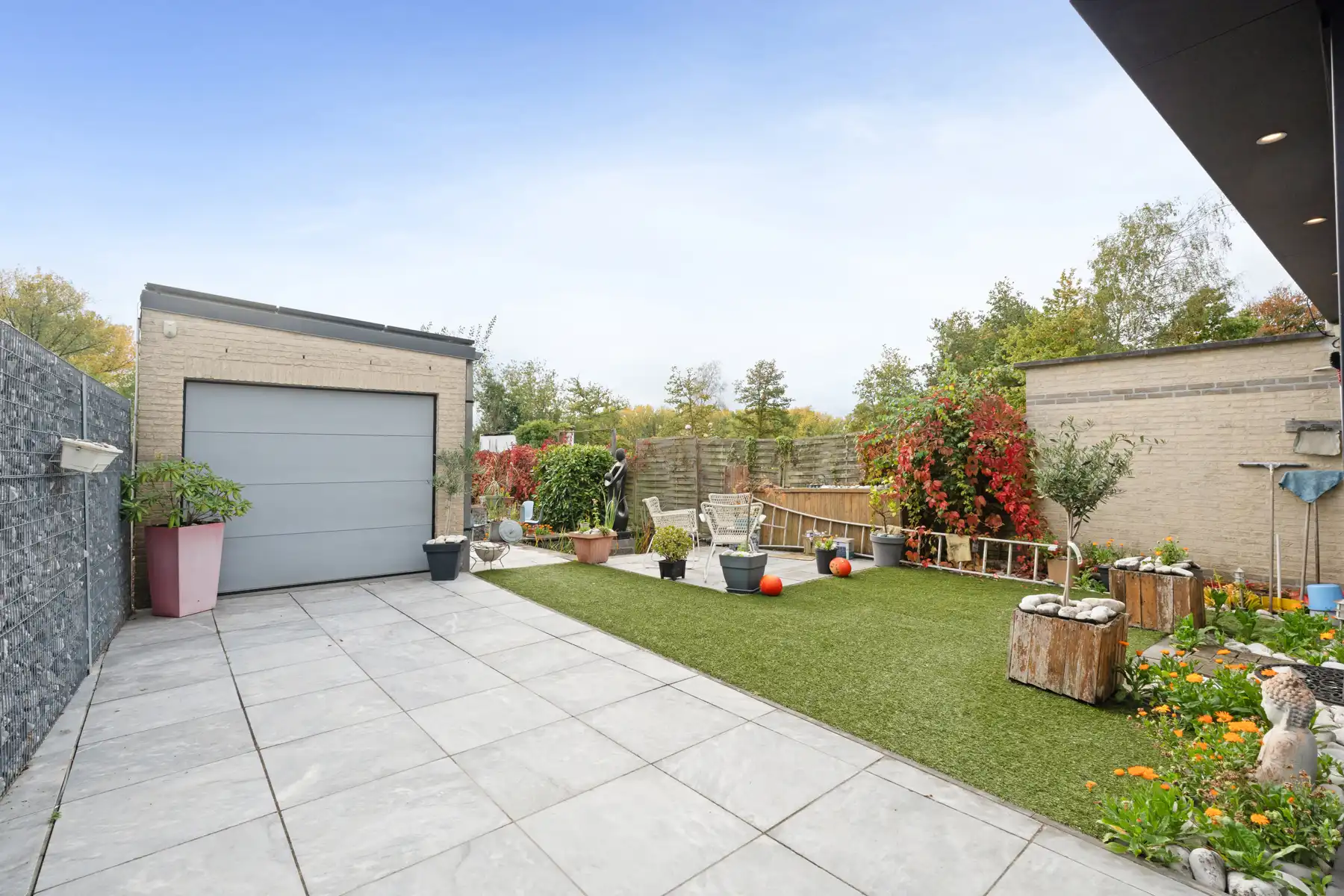 TE KOOP- instapklare woning met 3 slaapkamers en 2 badkamers foto 15