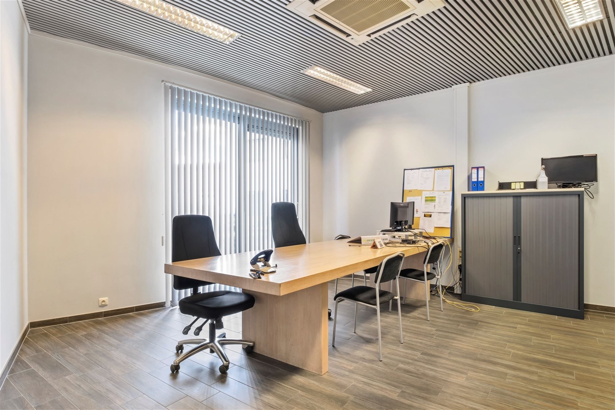Instapklaar kantorencomplex op toplocatie ten zuiden van Gent foto 31