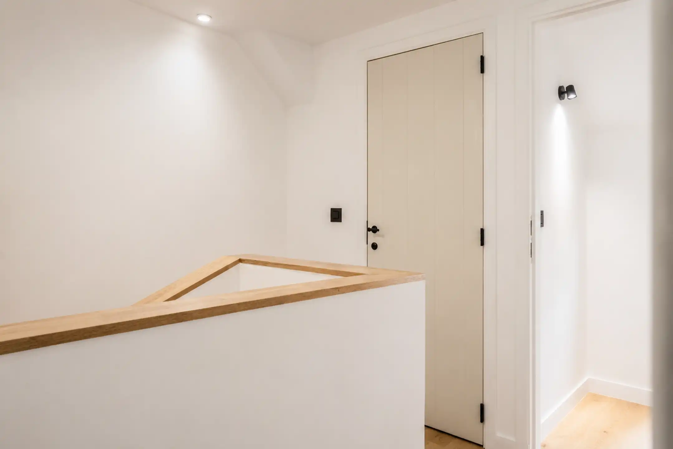 Gerenoveerde woning met 3 slaapkamers en 2 badkamers te Gent foto 11