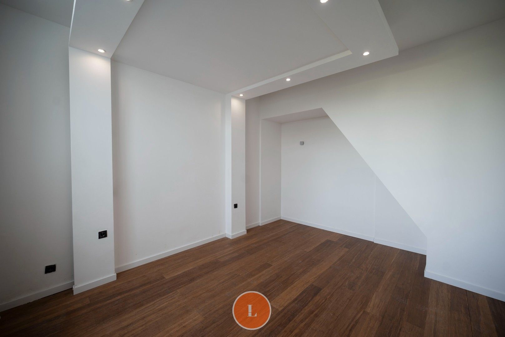 Huis met 4 slaapkamers te koop in centrum Menen foto 14