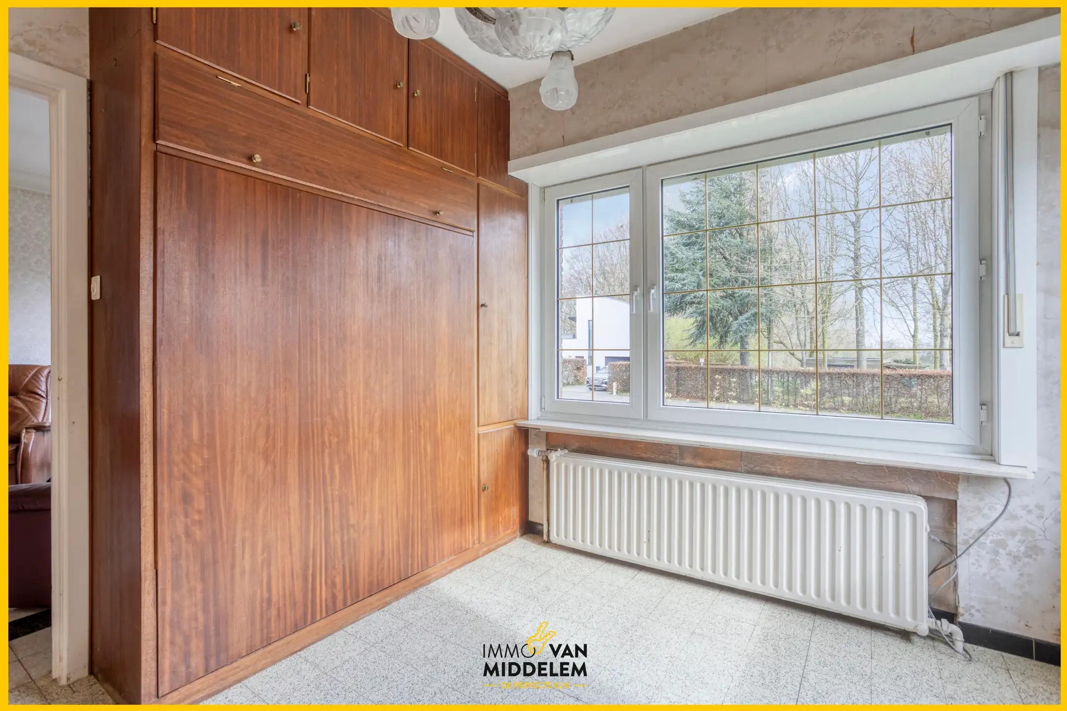 DEELS TE RENOVEREN WONING MET 4 SLPK, TERRAS, TUIN EN GARAGE foto 5