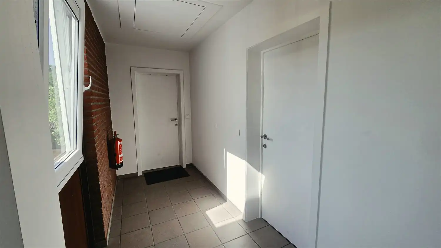 Ruim en energiezuinig appartement met 2 slaapkamers nabij Genk-Centrum foto 7