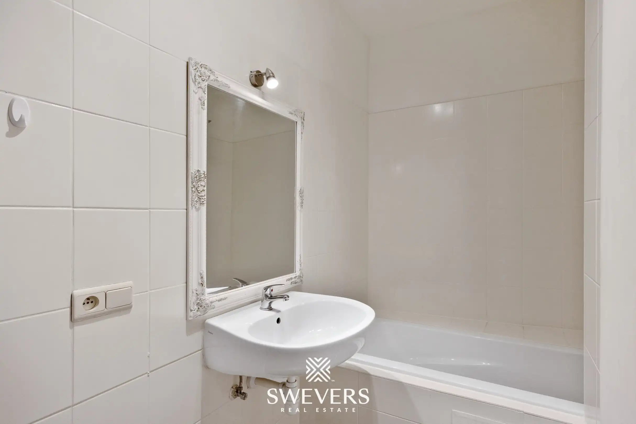 Uitstekend gelegen en instapklaar appartement met 2 slaapkamers te Genk foto 19