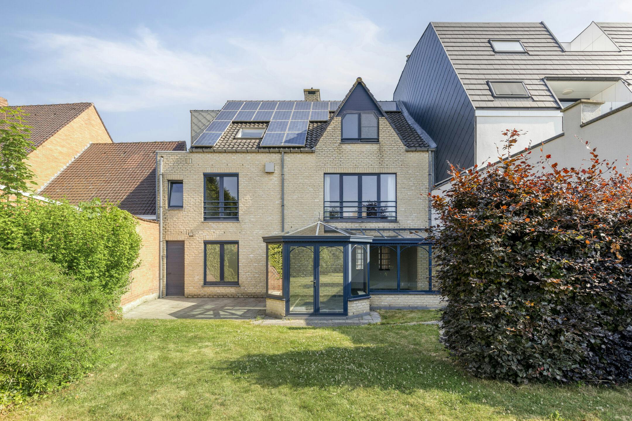 Prachtig woon- en handelspand te koop te centrum Eernegem foto {{pictureIndex}}